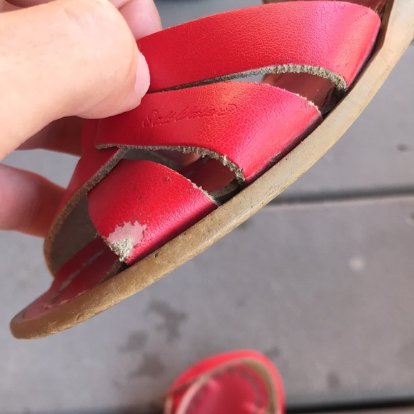 3/$40 SALT WATER 9T Leather Sandals Waterproof Buckle Toddler Girls Red Classic - Picture 6 of 7